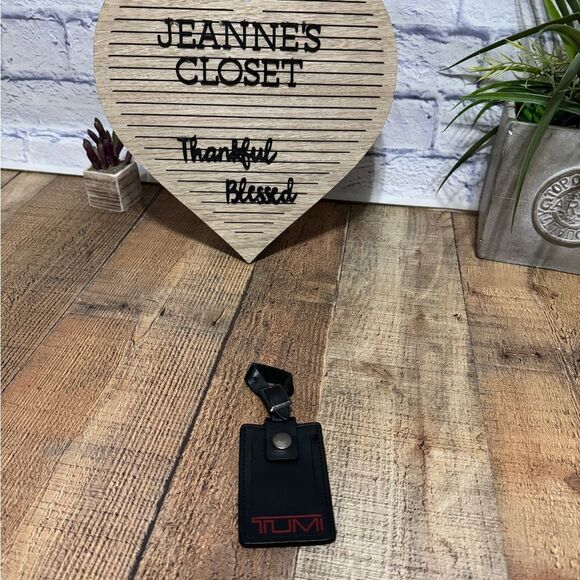 Tumi Leather Luggage Tag Graphics Bag Tag I.D. Card Holder pre-owned condition - Picture 3 of 9